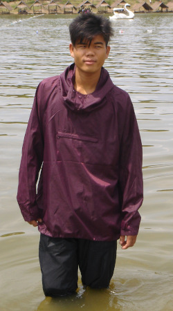 sun anorak swim test in lake