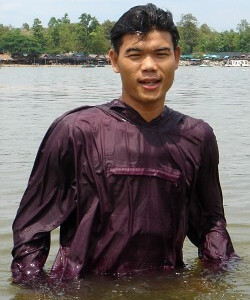 wet anorak swim test in lake