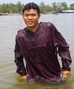 wet anorak swim test in lake