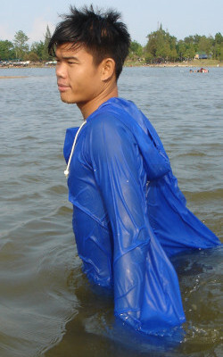 long cagoule gets wet in the lake