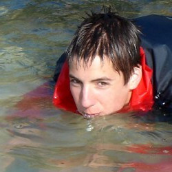 cagoule survival swimming in clothes