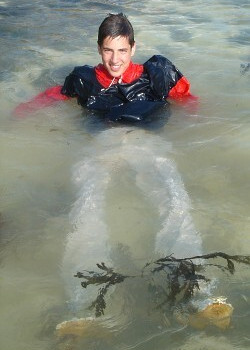 cagoule blue red survival swimming in clothes