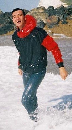 cagoule blue red survival swimming in clothes