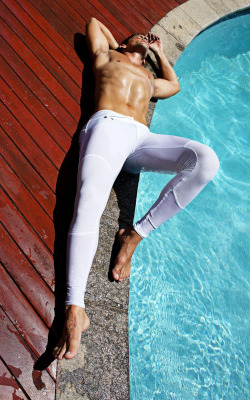 legskin swimsuit